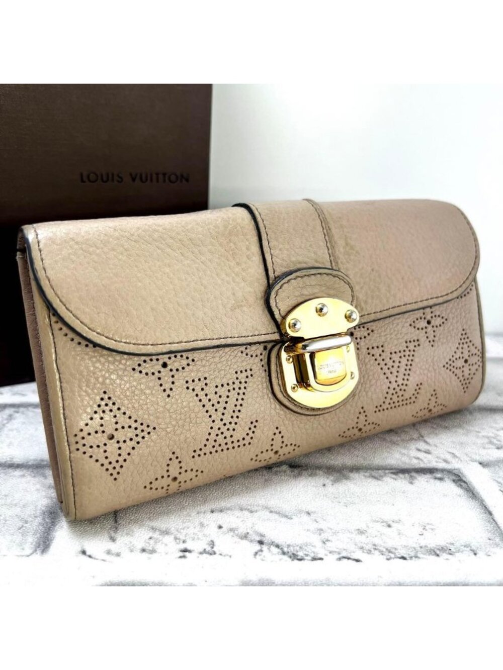 Louis Vuitton Mahina Portefeuille Iris Cafe Au Lait Wallet